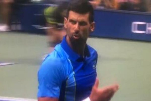 NOVAK ŽESTOKO PSOVAO KA SVOM BOKSU, BIO VAN SEBE! Đoković potpuno izgubio živce – počeo je da URLA, a riječi nije birao! VIDEO