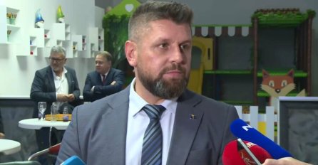 Duraković: Ipak ću Schmidta danas čekati u svom kabinetu