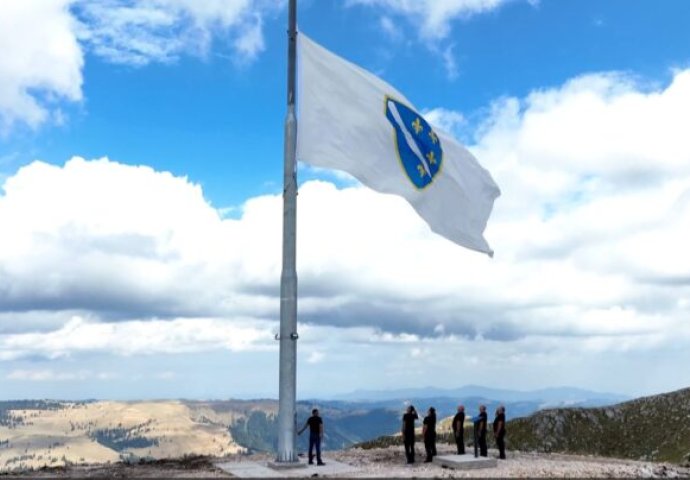 Najveća zastava Republike Bosne i Hercegovine podignuta na najvišem vrhu Vlašića