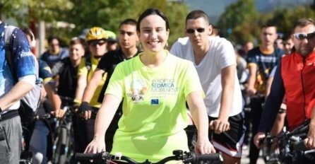 Benjamina Karić daje 100 KM Sarajlijama za kupovinu bicikla