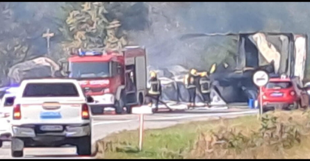 SVADBENO VESELJE PREKINULA TRAGEDIJA: Detalji užasa u Kremnima, auto sa snimateljem preticao, pa PODLETIO pod kamion! IMA MRTVIH