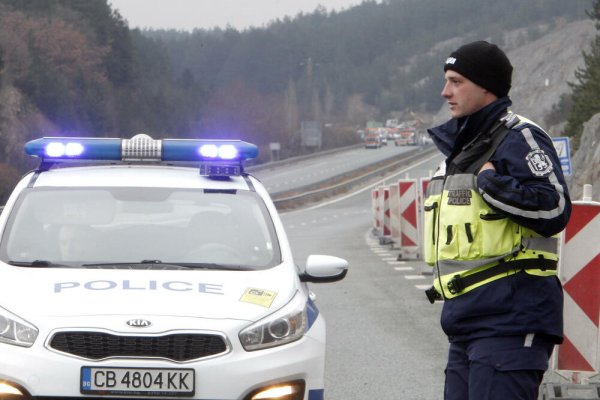 "VIDIM SAMO MRAK, BOLI ME, A TATA NE DIŠE" Otac i sin (8) sletjeli s puta, teško povrijeđeni dječak uspio da ih SPASI! (FOTO)