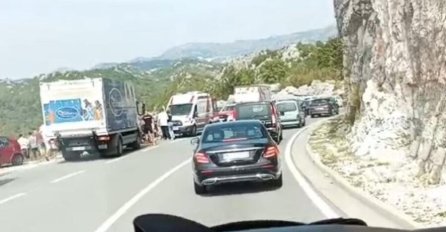 STRAVIČNA NESREĆA U CRNOJ GORI: Autobus sletio s puta, IMA POGINULIH