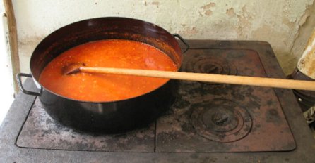 Svi prave ajvar, ali ne znaju da prave 1 veliku grešku: Ovaj recept je dokazano najbolji