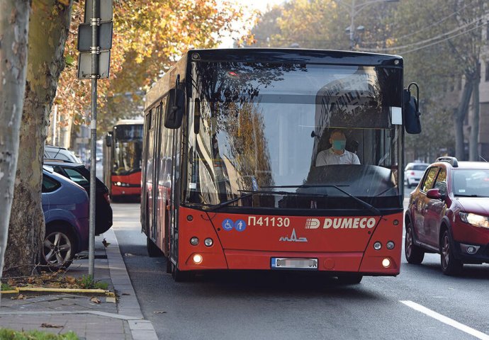 PUTNICIMA NA LINIJI 73 BILO NEPRIJATNO ZBOG OVOG PRIZORA IZ BUSA: U sve umiješana djevojčica, a zbog njenih riječi Beograđani u ŠOKU!