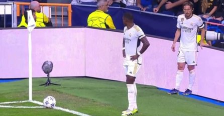 MODRIĆ I ALABA IMAJU NOVU TAKTIKU ZA IZVOĐENJE KORNERA: Nikome nije jasna i svi posmatraju u čudu
