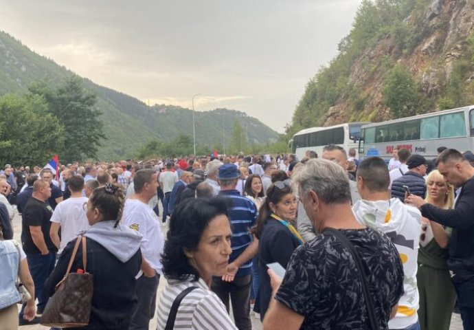 U Lapišnici počinje novi protest podrške za Dodika i Lukića (FOTO)