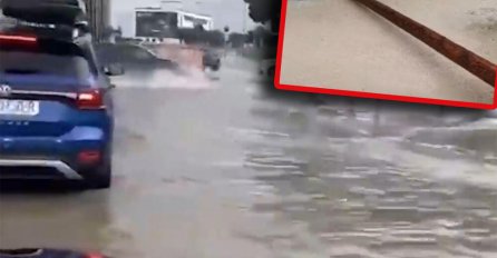 GROM PRESJEKAO BANDERU NAPOLA U SPLITU! Pogledajte kakvo nevrijeme ide ka nama, kiša potopila dijelove grada, pada i ne staje (VIDEO)