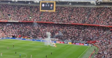 HAOS KAKAV SE NE PAMTI U JEDNOM OD NAJVEĆIH EVROPSKIH DERBIJA: Huligani divljali zbog katastrofe svog tima, prekinuli meč na 0:3! (VIDEO)