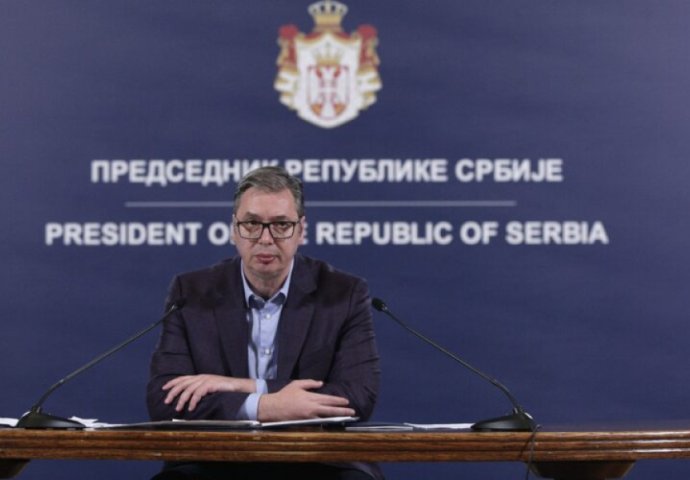 VUČIĆ SE ŽESTOKO IZNERVIRAO: Na pitanja ko je naoružao srpske napadače na Kosovu i ko im je dao uniforme, evo šta je odgovorio...