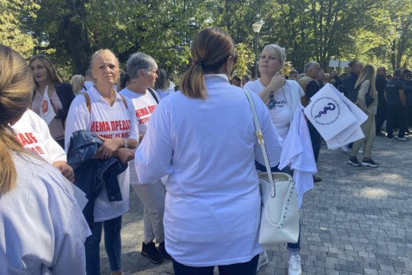 Na početku protesta Vlada RS saopštava: Više od milijardu ide na plate