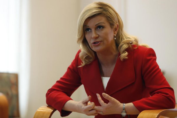 KOLINDA OBJAVILA SLIKE IZ AMERIKE, IZGLEDA BRUTALNO : Bivša predsjednica Hrvatske kao DJEVOJČICA, a tek da vidite sa KIM JE