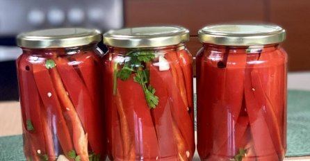 BARENA PAPRIKA S MEDOM: Šteta je ne iskoristiti paprike dok ih još ima i ne napraviti ovu zimnicu