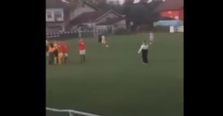 VJEROVALI ILI NE! HIT SCENA NA UTAKMICI U BIH: Igrači napali sudiju, njegova djevojka ušla da ga brani (VIDEO)