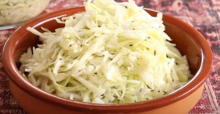 RECEPT ZA UBJEDLJIVO NAJUKUSNIJU KUPUS SALATU: Pravljena na sljedeći način je bolja i od one iz restorana, u ovome je CAKA