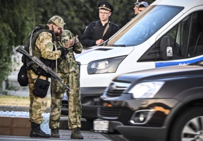 Raznesen auto dužnosnika Putinove stranke, umro je u bolnici