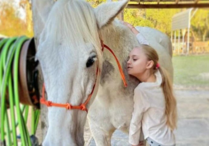 DEVOJČICA SE POŽALILA DA NE VIDI DOBRO, A ONDA JE USLIJEDILA STRAVIČNA DIJAGNOZA: Simptomi djeluju bezazleno (FOTO)