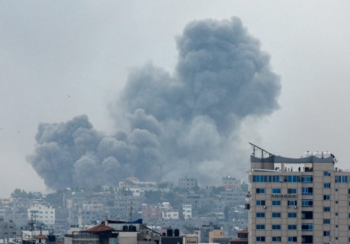 Pogledajte kako jutros izgleda palestinski grad Gaza nakon što je Izrael ispalio 500 raketa: STRAVA I UŽAS (VIDEO)