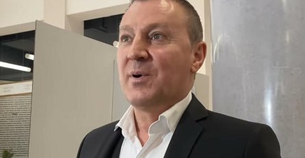 "NIKAD NISMO VIDJELI NJEGOVU ŽENU I DJECU!" Bajine komšije razvezale jezik, tvrde da je ČUDAN: A evo ko se NIKAD ne odvaja od njega