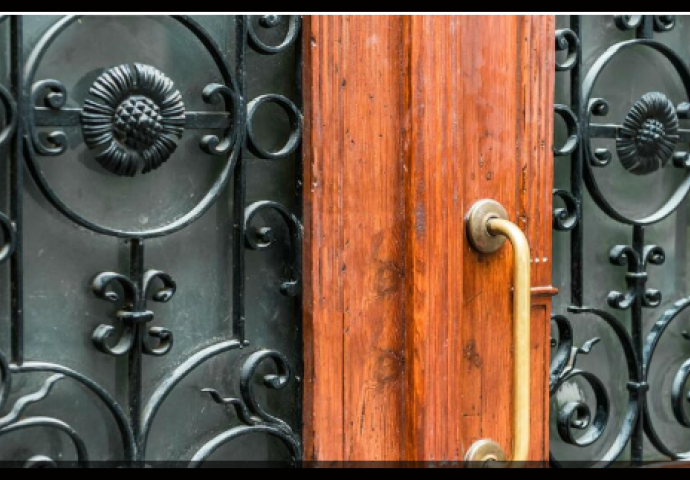 STAVITE OVO NA ULAZNA VRATA KUĆE I DESIĆE SE MAGIJA: Vjeruje se da je ZAŠTITNIK doma - donosi samo SREĆU i RADOST