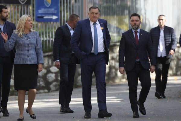 Dodik se nije želio izjasniti o krivici, odbio čak i ustati: EVO ŠTA JE REKAO SUTKINJI