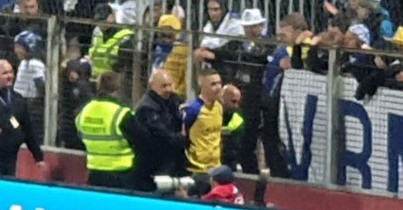 OVO JE NAVIJAČ KOJI JE ZASKOČIO RONALDA: Portugalca je čak zgrazio i za dres, ali ga je obezbjeđenje...