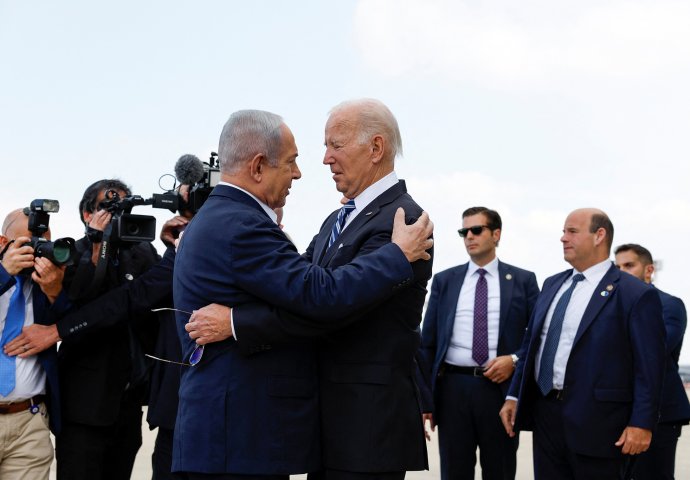 BIDEN STIGAO U IZRAEL: Zagrlio se sa Netanyahuom, A EVO ŠTA ĆE GA PITATI