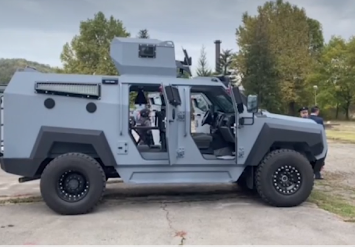 Policija TK nabavila “zvijeri” od transportera! KOMŠIĆ:  Cijeli svijet je poludio, zlu ne trebalo neka mi imamo oklopna vozila