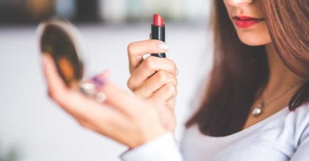 UPOZORENJE ZA ŽENE: Ova šminka koju svakodnevno koristite može napraviti KATASTROFALNU ŠTETU 