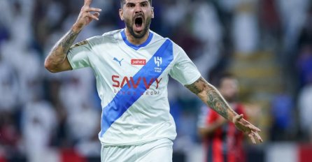 MITROVIĆ NASTAVLJA DA REŠETA PO ARABIJI: Srpski fudbaler postigao nov ČUDESAN pogodak i donio pobjedu Al Hilalu (VIDEO)