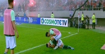 HAOS U JEDNOJ OD NAJVEĆIH EVROPSKIH LIGA: Prekinut veliki derbi, fudbaler iznesen na nosilima
