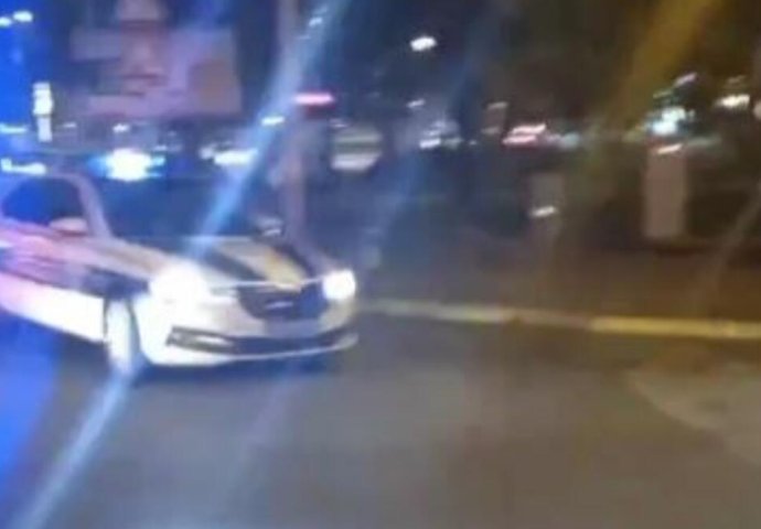 DETALJI DRAME NA AUTOKOMANDI: Muškarac u parku s pištoljem, predstavlja se kao doktor, njegova braća na licu mjesta (VIDEO)