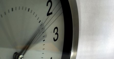 ZA VIKEND SE POMJERAJU KAZALJKE NA SATU: Od srijede promjena za vozače