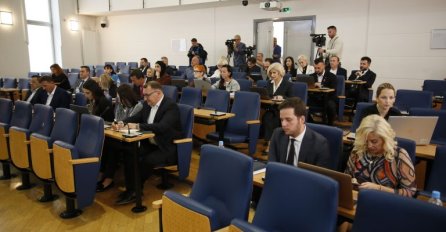 PALA VLADA U SARAJEVU: Skupština KS prihvatila ostavku premijera i raspustila vladu