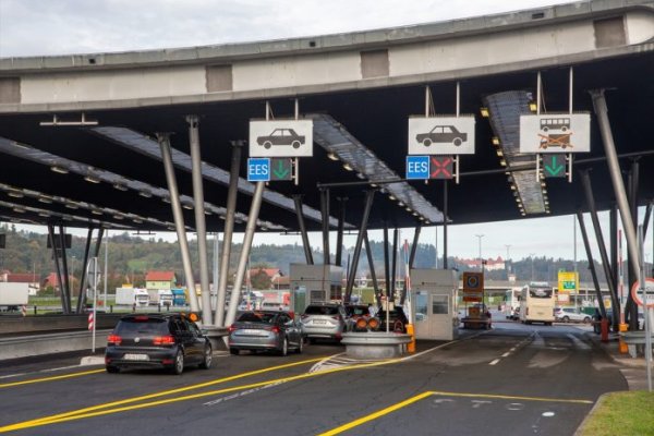 VEĆ SE STVARAJU GUŽVE: Od ponoći na snazi suspenzija Schengena na granici sa Slovenijom- EVO KOJA VOZILA SU POD POSEBNIM NADZOROM POLIJSKIH SLUŽBENIKA