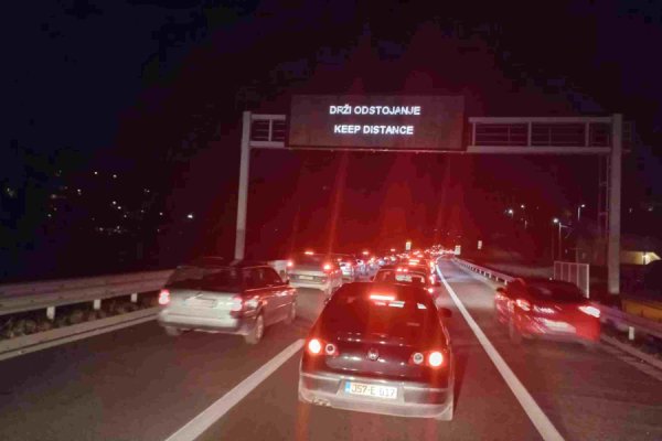 ŠTA SE TO DEŠAVA U AUTOCESTAMA: Kolona na naplatnim kućicama duga tri kilometra na ulazu u Sarajevo