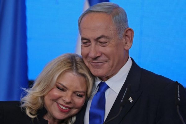 RASTE GNJEV PROTIV BRAČNOG PARA NETANYAHU: Omražena prva dama, njen utjecaj je ogroman…