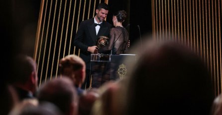 NOVAK MORAO DA SE IZVINJAVA! Veliki PROPUST na dodjeli "Zlatne lopte", Đokovićev kiks u CENTRU PAŽNJE! (VIDEO)