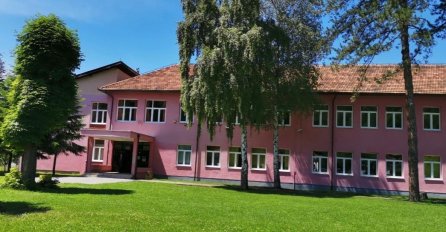 Prijetnja učenika OŠ "Solina" digla policiju na noge: "Dođite ispred škole, pa ću vam pokazati kako se 'puca'"