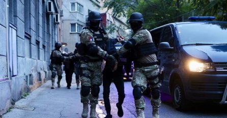 Uhapšeni za ubistvo Šveđanina u Sarajevu dovedeni u prostorije MUP-a KS