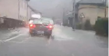 Nevrijeme stiglo u Bosnu i Hercegovinu: Pogledajte apokaliptične scene u Jablanici (VIDEO)