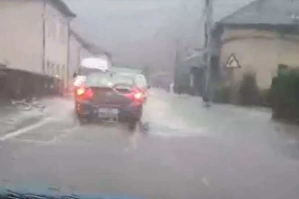 Nevrijeme stiglo u Bosnu i Hercegovinu: Pogledajte apokaliptične scene u Jablanici (VIDEO)