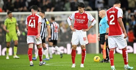 SKANDALOZNA KRAĐA NA MEČU NEWCASTLE - ARSENAL, OVO JE BRUKA GODINE: Domaći slave, ali sve se pitaju kako je ovo moguće (VIDEO)