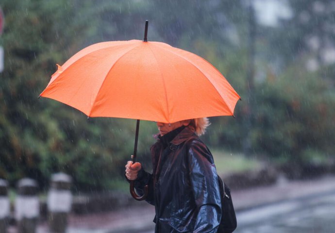 VJETAR NEĆE ŠTEDJETI SRBIJU, A NOVA OLUJA SAMO ŠTO NIJE: Srbija pred UDAROM drugog ciklona, a za vikend..