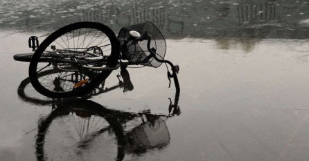 JAKO NEVRIJEME POGODILO BANJA LUKU, ČULA SE JAKA GRMLJAVINA: Olujni vjetar nosio sve pred sobom, pogledajte DRAMATIČNE SCENE (VIDEO)