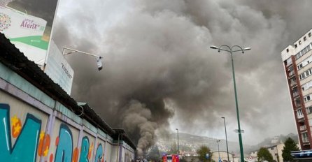 Gori otvorena pijaca "Kvadrant" na Otoci: Čuju se manje eksplozije, vatrogasci na terenu 