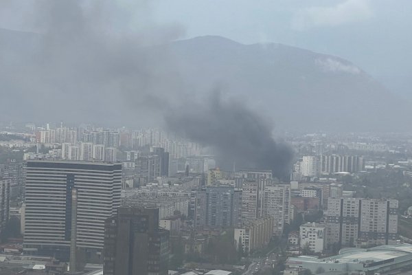 CRNI DIM KULJA NAD SARAJEVOM: Sirene odjekuju gradom, evo šta dodatno otežava rad vatrogasaca