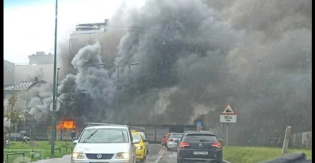 Novi detalji požara u Sarajevu: Deset ekipa vatrogasaca gasi vatru na pijaci Kvadrant