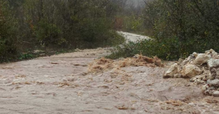 DRAMATIČNO STANJE: Nevrijeme "zarobilo"  osam osoba na Boračkom jezeru,  evo zbog čega su mjštani posebno ogorčeni 