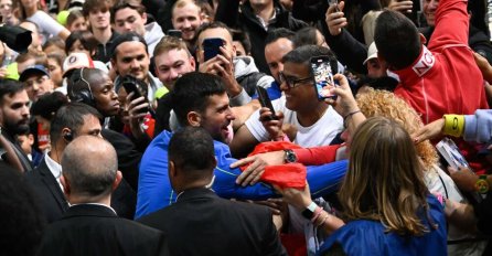 KOME JE NOVAK ODMAH POSLIJE TITULE OTRČAO U ZAGRLJAJ? Posebna žena u njegovom životu, a NIJE supruga Jelena! Prati ga GODINAMA!